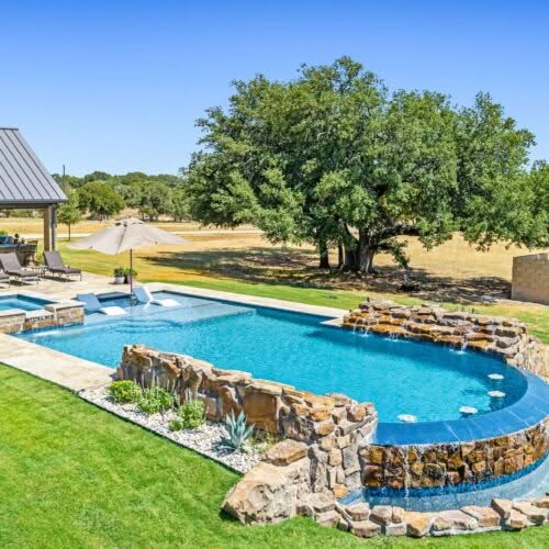 Aquanauts Custom Pool & Spa Waco Tx - Custom Pool Caperton With Rock Wall