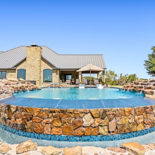 Aquanauts Custom Pool & Spa Waco Tx - Caperton - Rock Wall Spillway Pool
